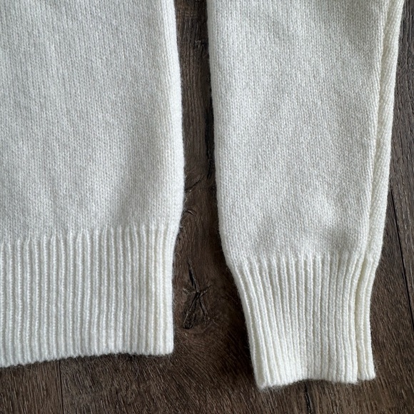 Banana Republic Sweater.  Women’s size XXS Petite.  Off white in color. - Picture 3 of 6